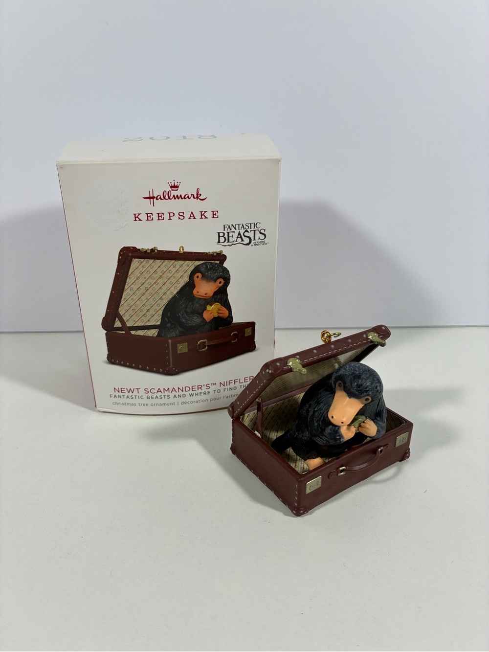 Hallmark 2018 Fantastic Beasts Newt Scarmander's Niffler Ornament Harry Potter